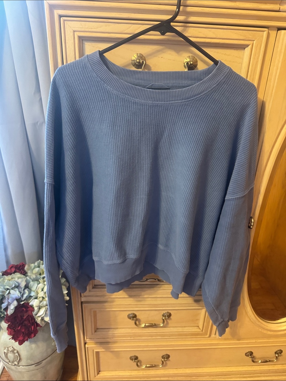 Aeri Ribbed Cropped Pullover - Picture 2 of 4